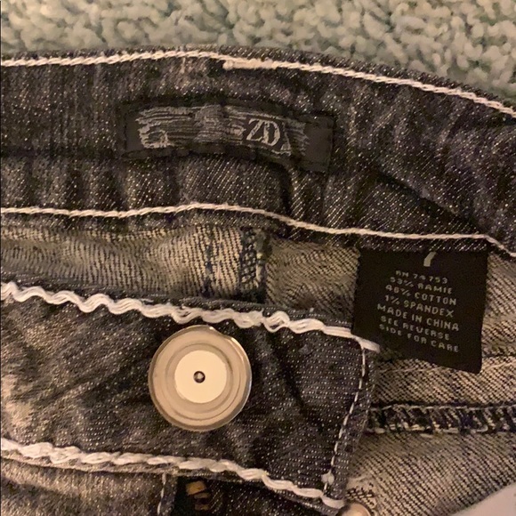 ZD Premium Black Shorts - Picture 2 of 2